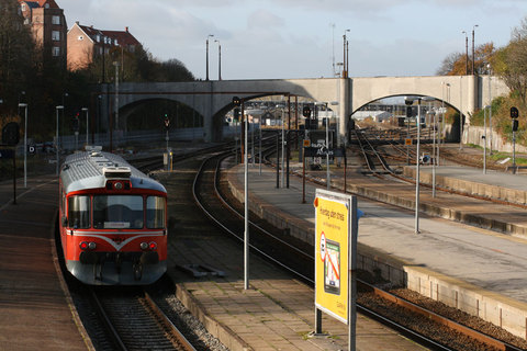HHJ Y-tog på Århus H - 2 - afg. 1216 - 031107